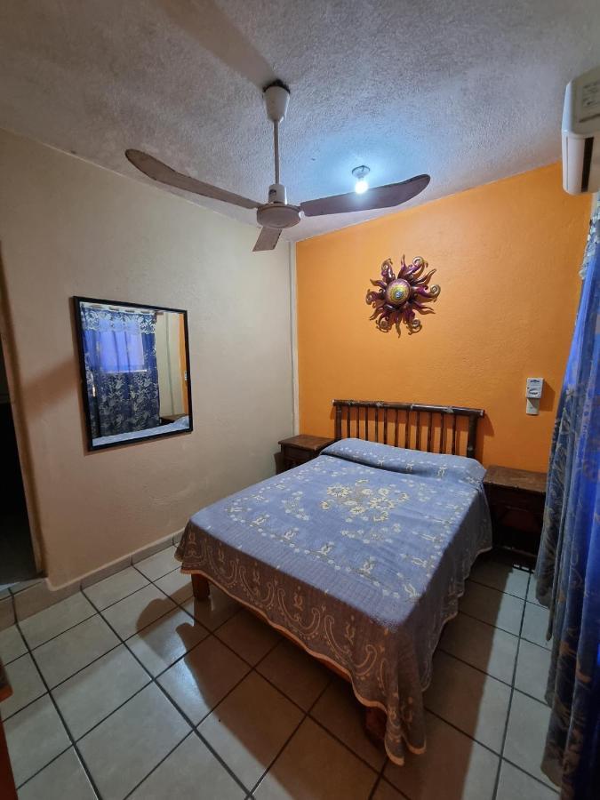 Hotel Amueblados Gaby Сиуатанехо Экстерьер фото