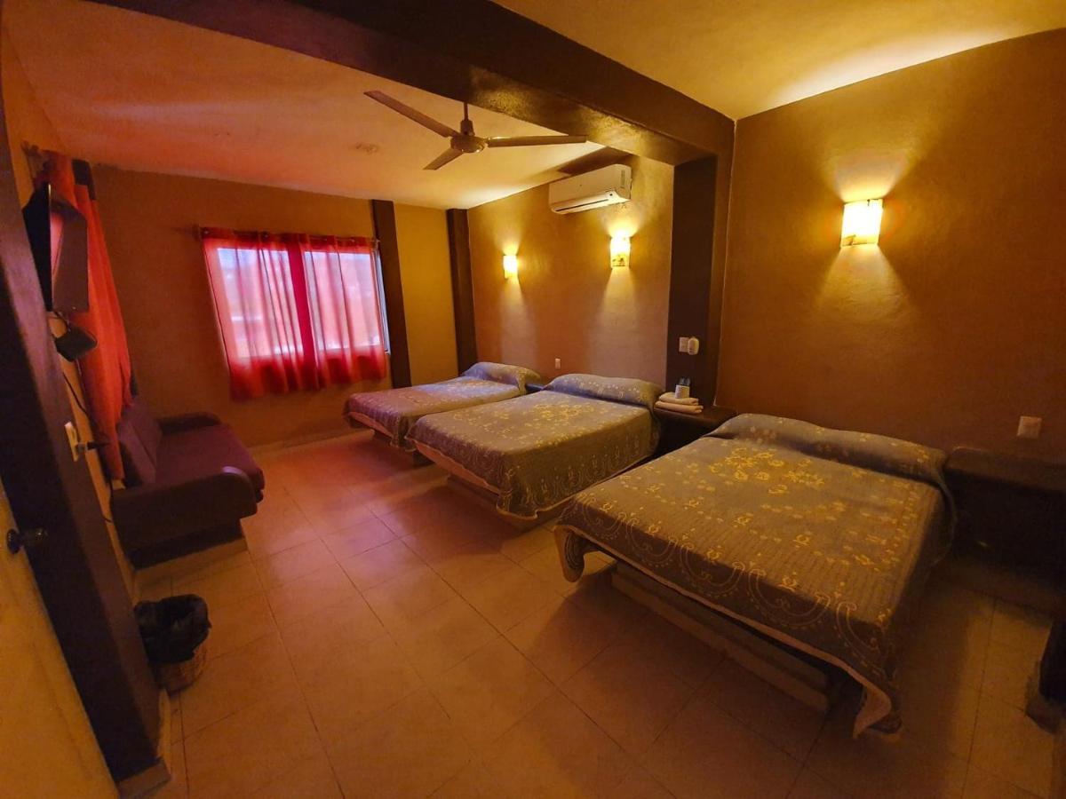 Hotel Amueblados Gaby Сиуатанехо Экстерьер фото