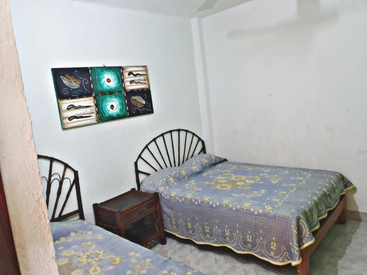 Hotel Amueblados Gaby Сиуатанехо Экстерьер фото